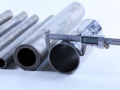 使用精密管有專家現(xiàn)場指導(dǎo)服務(wù)，施工無憂！